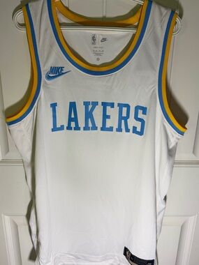 Nike Los Angeles Lakers Hardwood Classics Swingman Jersey